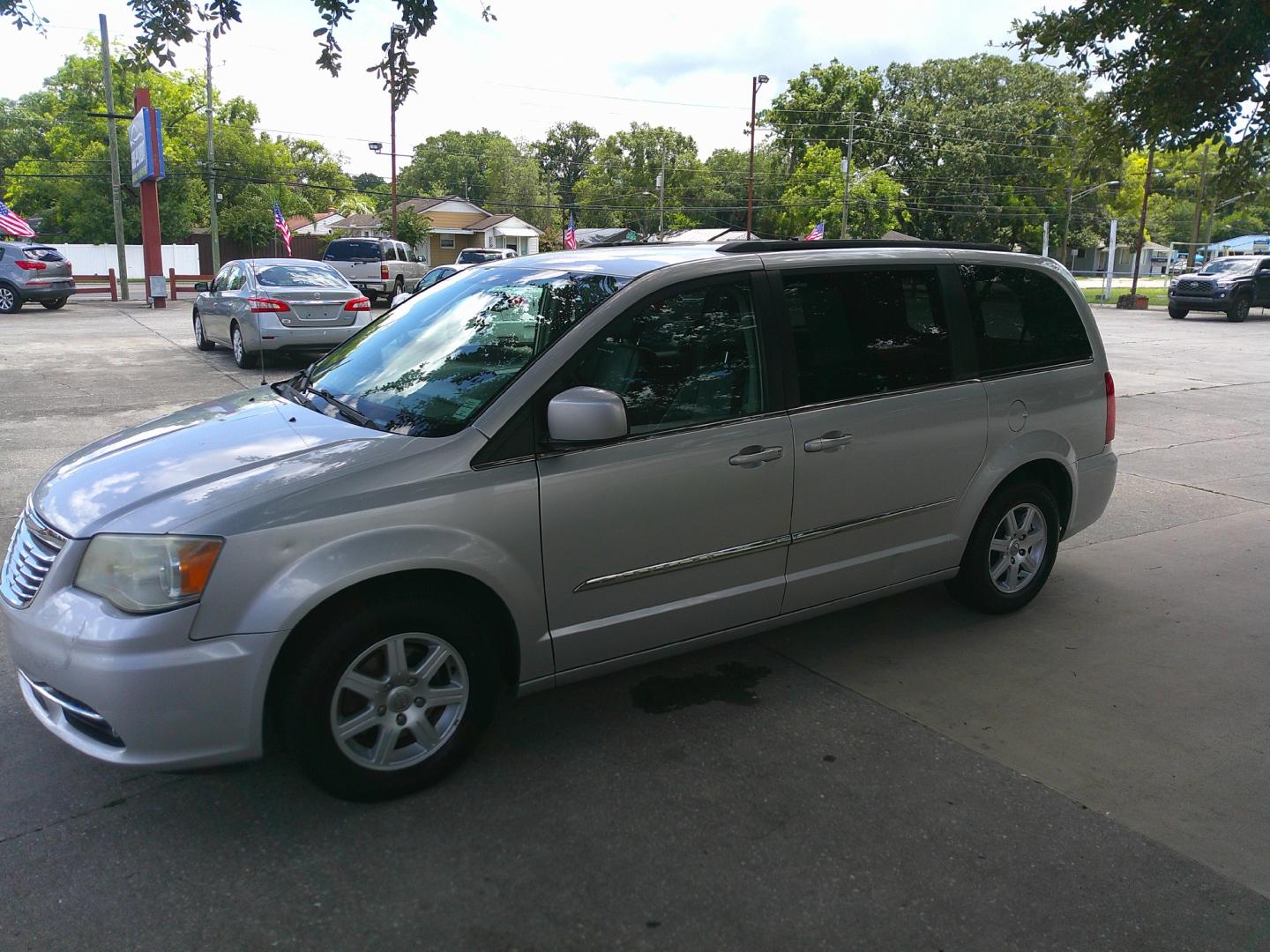 2012 SLV CHRYSLER TOWN and COUNTRY TOURI (2C4RC1BGXCR) , located at 1200 Cassat Avenue, Jacksonville, FL, 32205, (904) 695-1885, 30.302404, -81.731033 - Photo#1